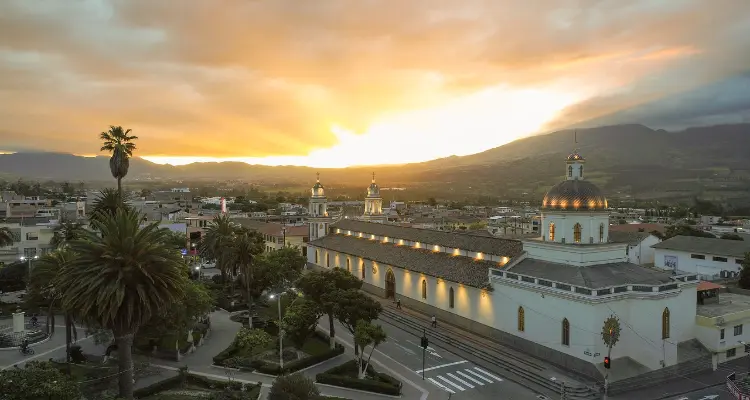 Ecuador Economía, Demografía y Turismo de Ecuador